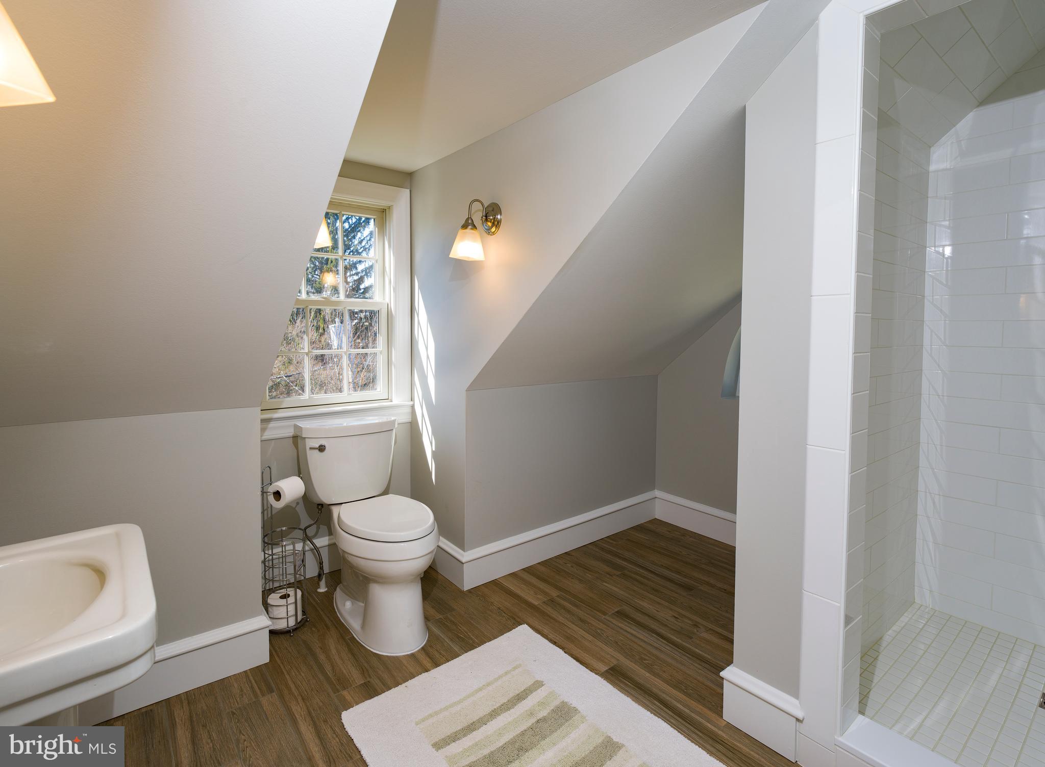 303 West Avenue Wayne, PA 19087 - Photo 38 of 38 Forth bathroom