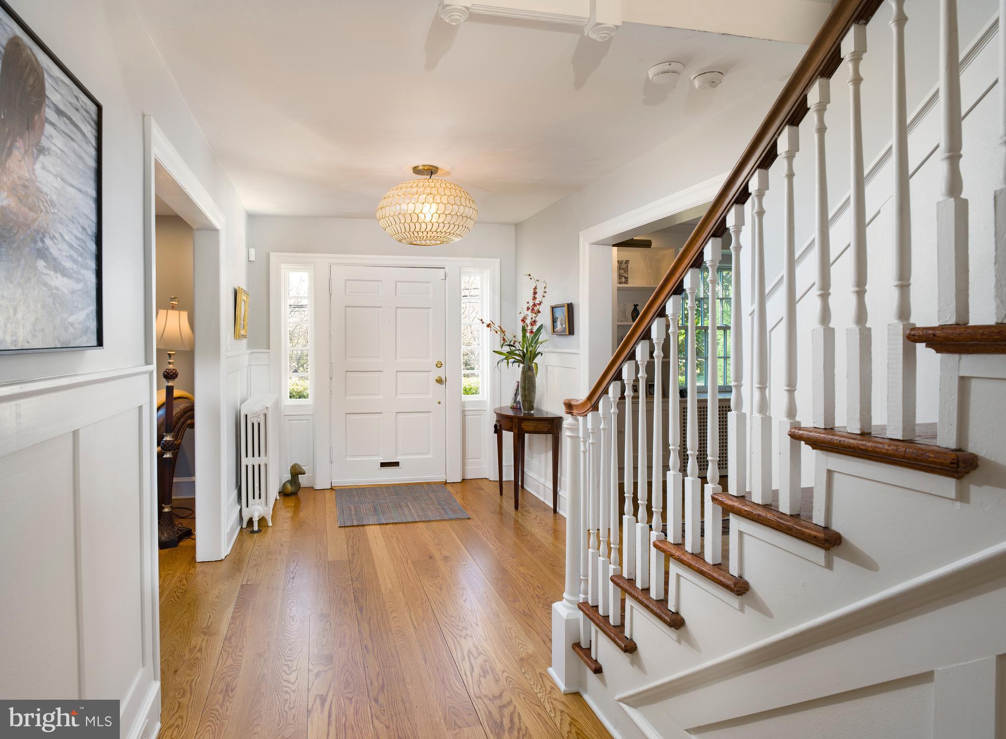 303 West Avenue Wayne, PA 19087 - Photo 7 of 38 Classic staircase