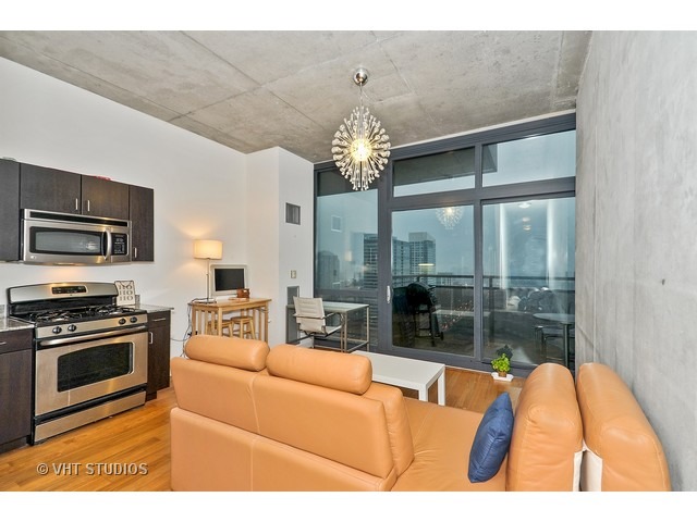 235 West Van Buren Street, Unit 2509 Chicago, IL 60607 - Photo 2 of 11