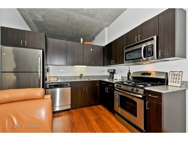235 West Van Buren Street, Unit 2509 Chicago, IL 60607 - Photo 5 of 11