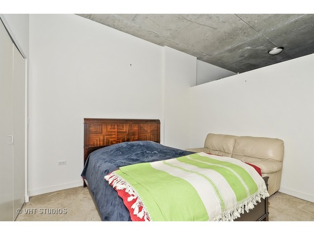 235 West Van Buren Street, Unit 2509 Chicago, IL 60607 - Photo 7 of 11