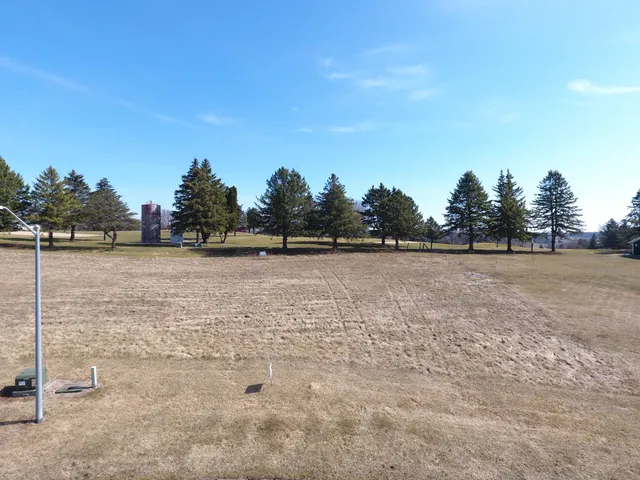 $54,900 | Lot 28 16th Fairway Drive, Viroqua, WI 54665