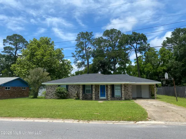 $2,050 | 218 Alverado Drive, Long Beach, MS 39560