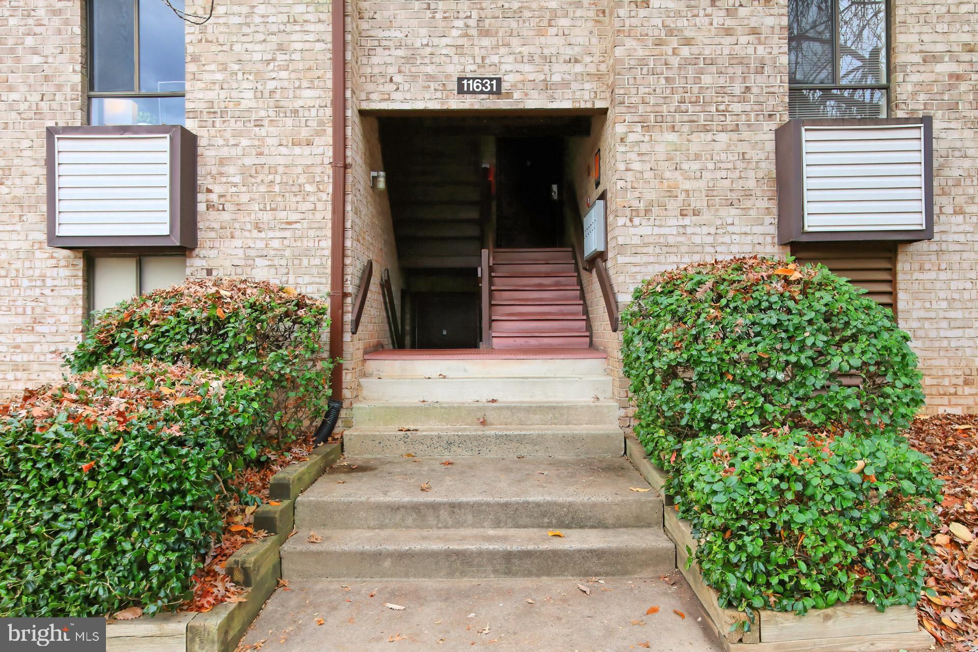 11631 Stoneview Square, Unit 11C Reston, VA 20191 - Photo 2 of 32 Gallery Image 2