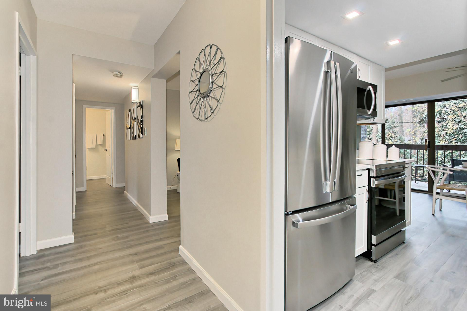11631 Stoneview Square, Unit 11C Reston, VA 20191 - Photo 3 of 32 Gallery Image 3