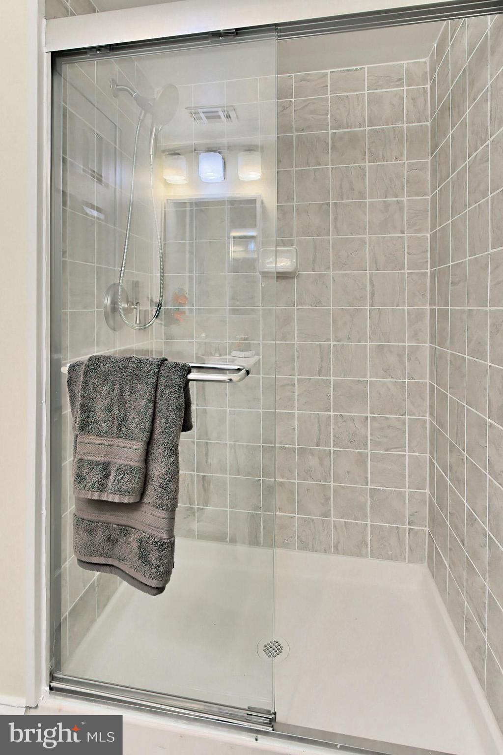 11631 Stoneview Square, Unit 11C Reston, VA 20191 - Photo 21 of 32 Gallery Image 21