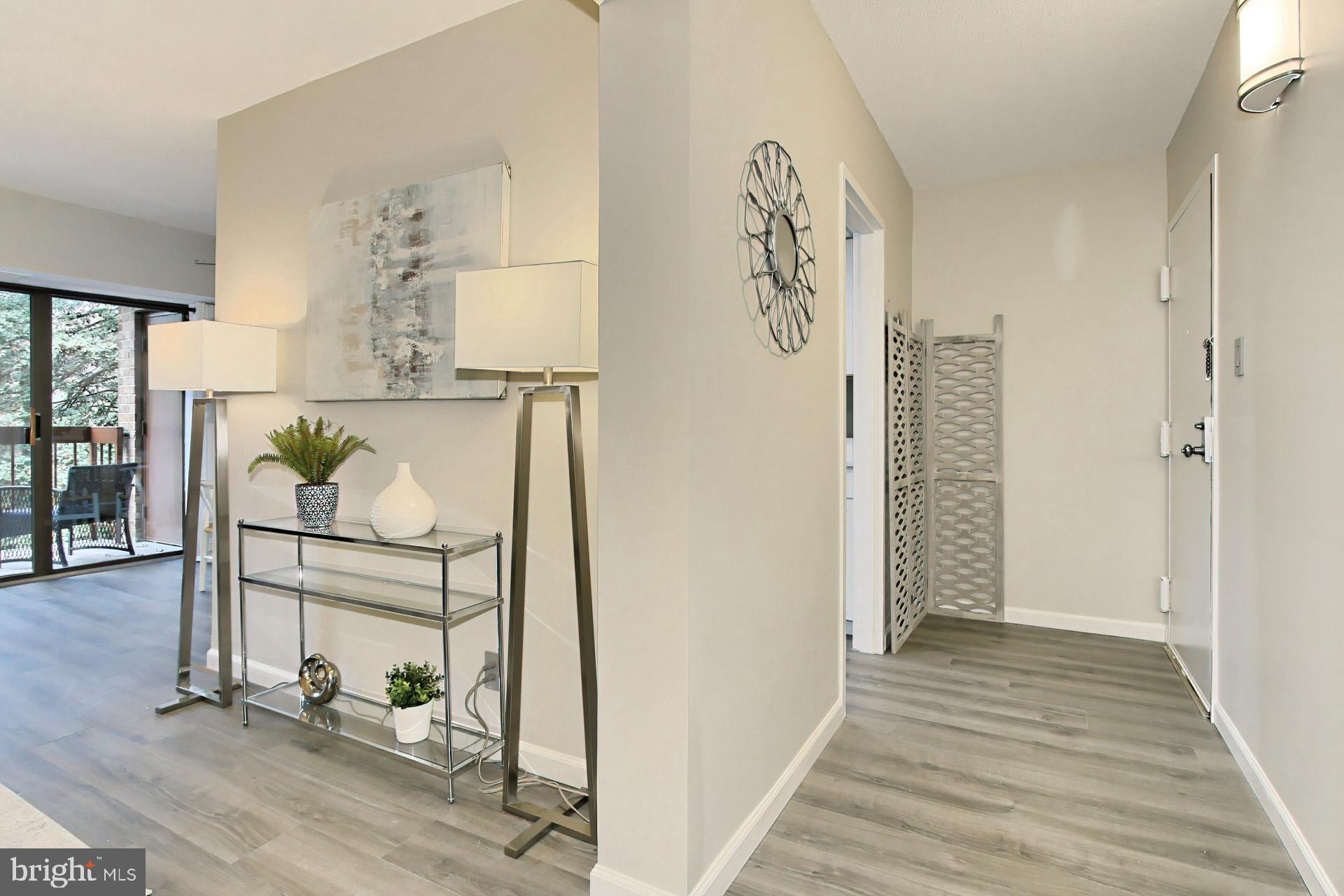 11631 Stoneview Square, Unit 11C Reston, VA 20191 - Photo 4 of 32 Gallery Image 4