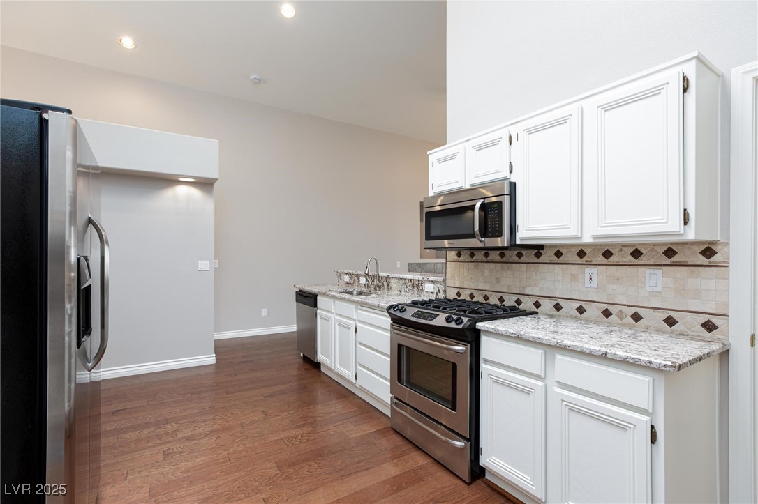 672 Hitchen Post Drive Henderson, NV 89011 - Photo 6 of 32