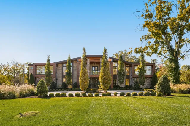 a view of a building with yard