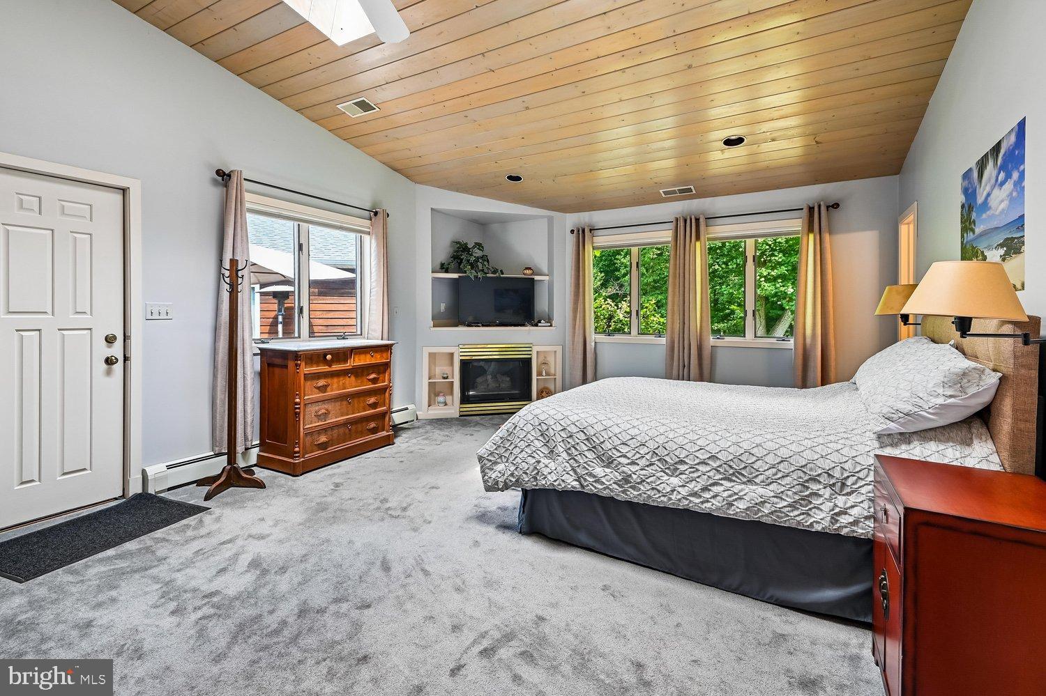 18 Watergate Court Silver Spring, MD 20905 - Photo 24 of 82 Serene bedroom with natural light and warmth.