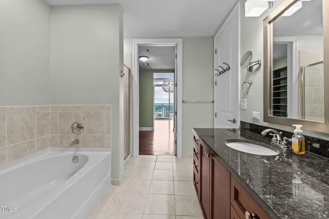 $1,900 | 301 Fayetteville Street, Unit 2904, Raleigh, NC 27601