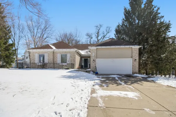 $499,900 | 1022 Rosewood Drive, Carpentersville, IL 60110