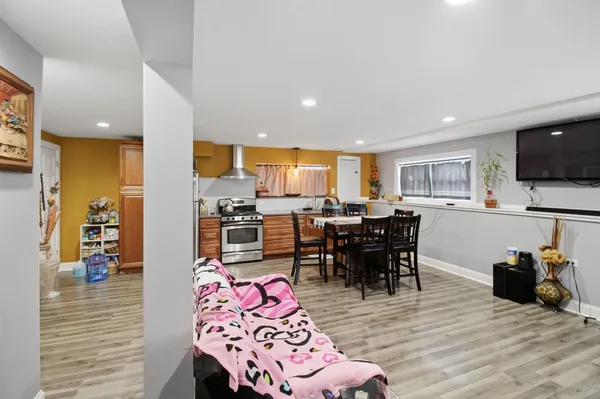 $474,900 | 1022 Rosewood Drive, Carpentersville, IL 60110