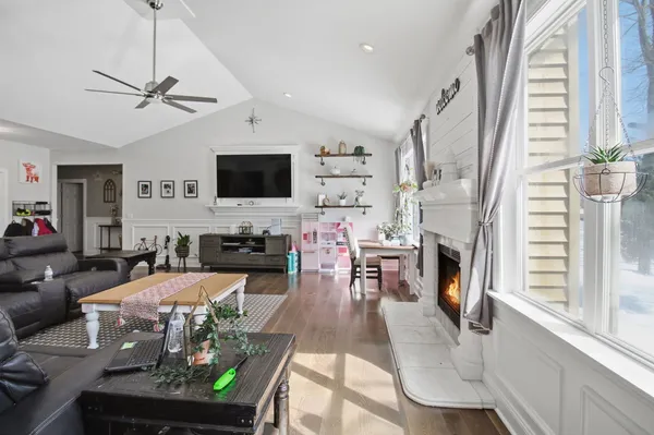 $474,900 | 1022 Rosewood Drive, Carpentersville, IL 60110