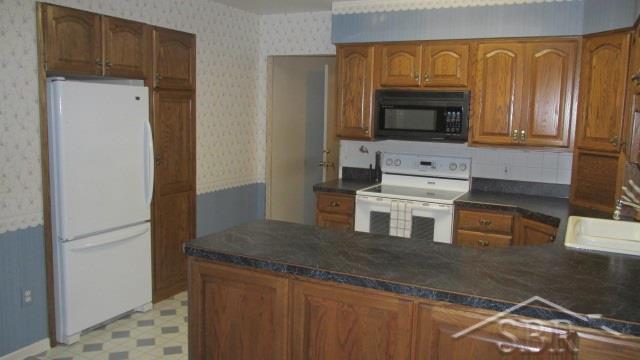 5912 McGrandy Road Bridgeport, MI 48722 - Photo 8 of 15 31285209-7.JPG
