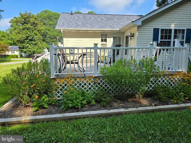 a view of outdoor space yard and patio