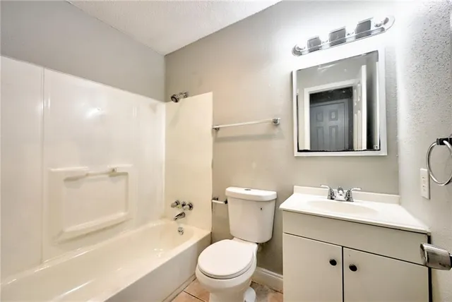 $180,000 | 404 Federal Drive, Westwego, LA 70094