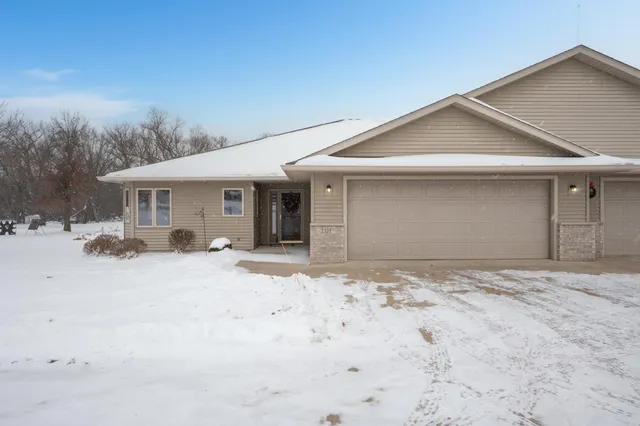$349,900 | 2327 Pinewood Road Southeast, Rochester, MN 55904