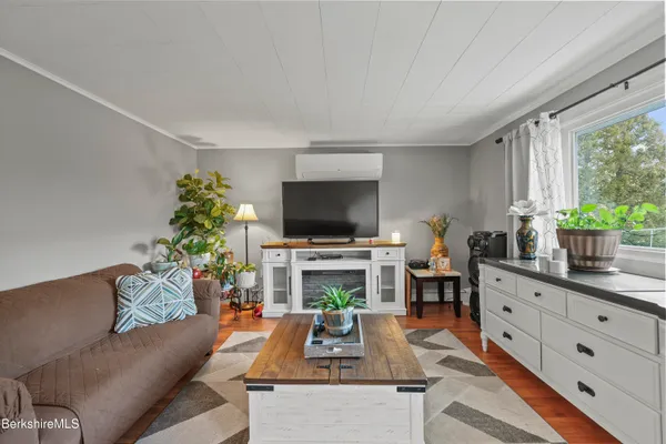 $349,995 | 26 W Road, Adams, MA 01220