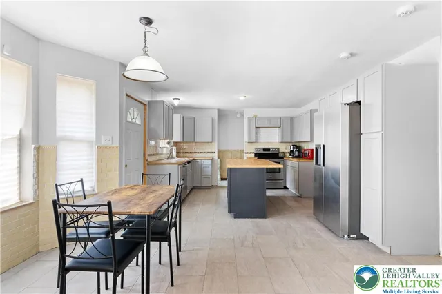 $459,900 | 2247 Reo Drive, Effort, PA 18330