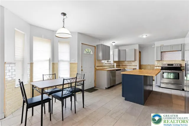 $459,900 | 2247 Reo Drive, Effort, PA 18330