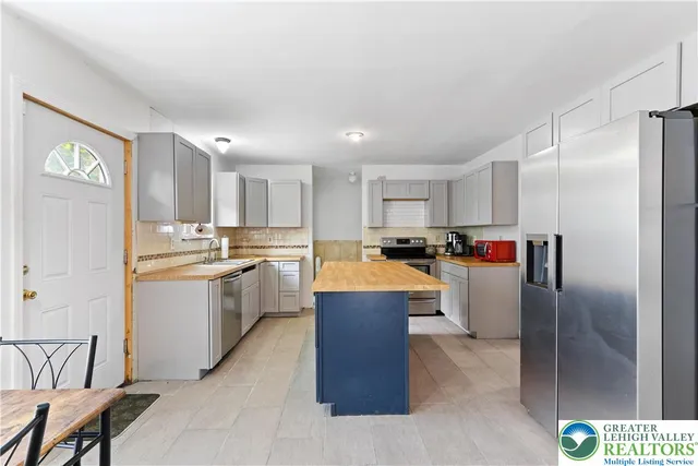 $459,900 | 2247 Reo Drive, Effort, PA 18330