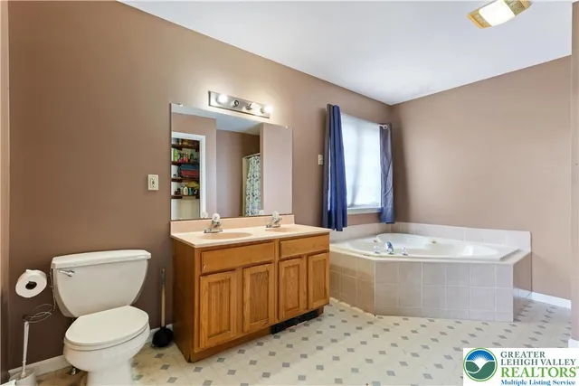 $459,900 | 2247 Reo Drive, Effort, PA 18330