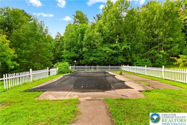 $459,900 | 2247 Reo Drive, Effort, PA 18330