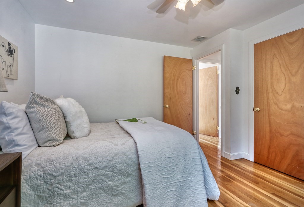 33 Hillcrest Road Wakefield, MA 01880 - Photo 16 of 29 Gallery Image 16