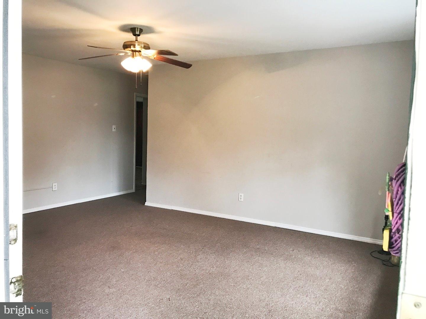 88 Eaves Mill Road Medford, NJ 08055 - Photo 2 of 13 Living Room