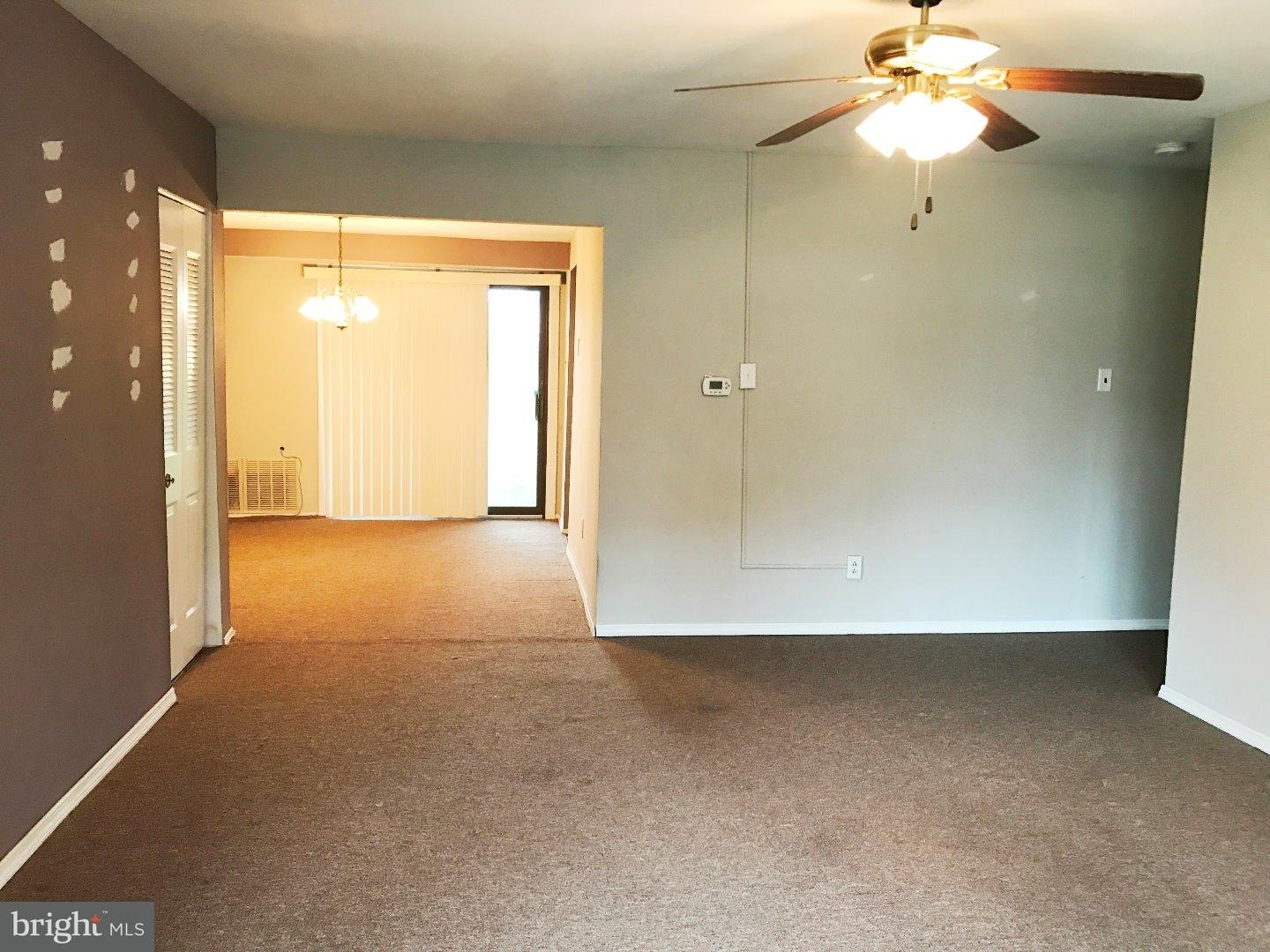 88 Eaves Mill Road Medford, NJ 08055 - Photo 3 of 13 Living Room