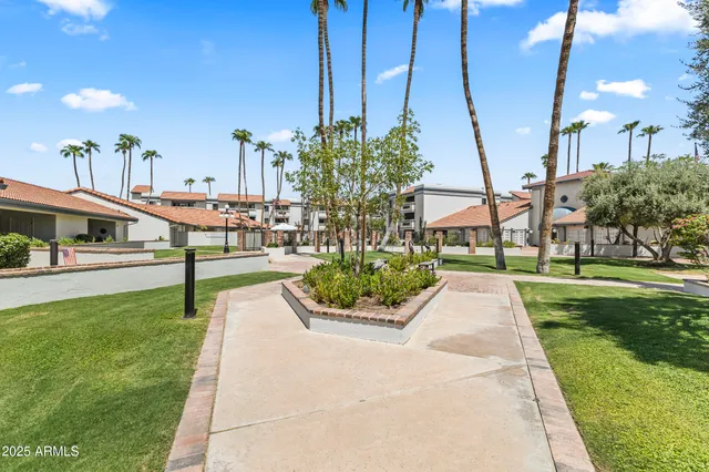 $179,000 | 17404 North 99th Avenue, Unit 307, Sun City, AZ 85373