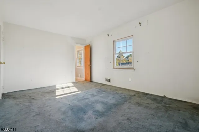 $749,999 | 74 Fairway Drive, East Hanover, NJ 07936