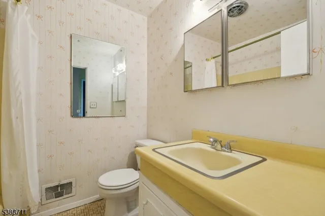 $749,999 | 74 Fairway Drive, East Hanover, NJ 07936