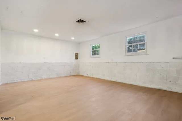 $749,999 | 74 Fairway Drive, East Hanover, NJ 07936