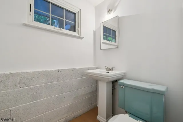 $749,999 | 74 Fairway Drive, East Hanover, NJ 07936