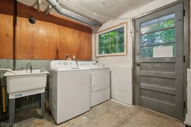 $749,999 | 74 Fairway Drive, East Hanover, NJ 07936