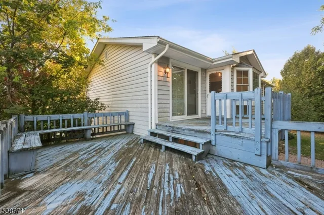 $749,999 | 74 Fairway Drive, East Hanover, NJ 07936