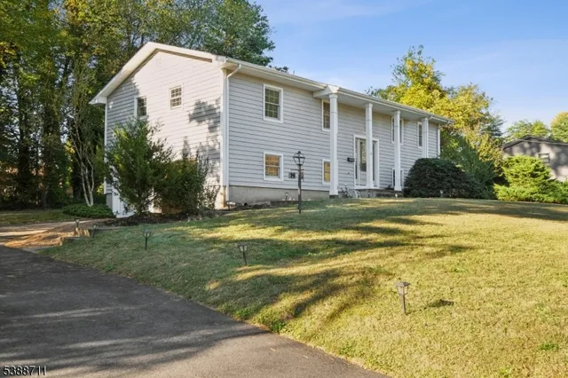 $749,999 | 74 Fairway Drive, East Hanover, NJ 07936