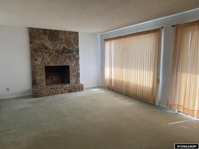 $299,000 | 1630 Coulson Drive, Rawlins, WY 82301