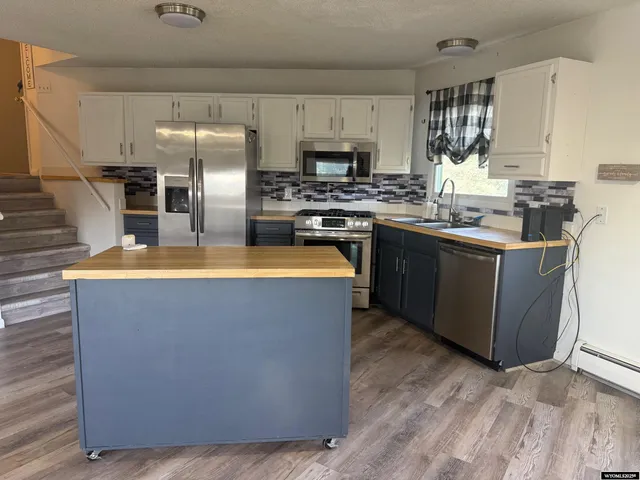 $299,000 | 1630 Coulson Drive, Rawlins, WY 82301