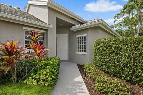 $1,079,000 | 600 Masters Way, Palm Beach Gardens, FL 33418