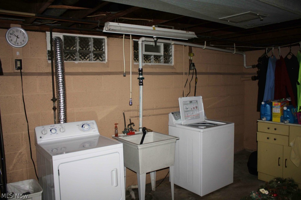 4735 Stoney Ridge Road Avon, OH 44011 - Photo 11 of 14 Laundry Room.