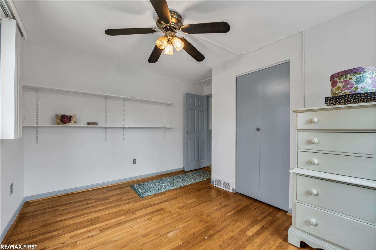47969 Shelby Road Utica, MI 48317 - Photo 17 of 30 50078519-16.JPG