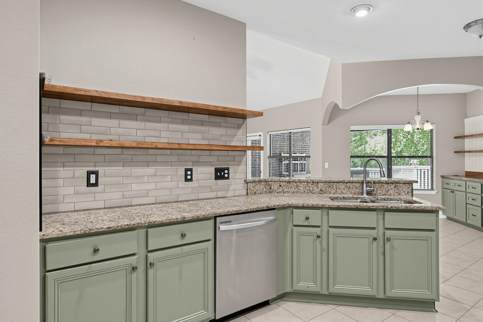 639 Red Fern Road Crestview, FL 32536 - Photo 17 of 52 Kitchen