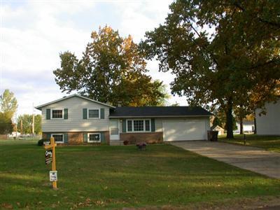 932 Clausen Avenue Three Rivers, MI 49093 - Photo 1 of 9 Primary Photo