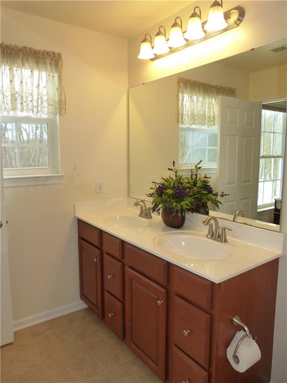 306 Maple Ridge Drive Canonsburg, PA 15317 - Photo 15 of 25 Master Bathroom