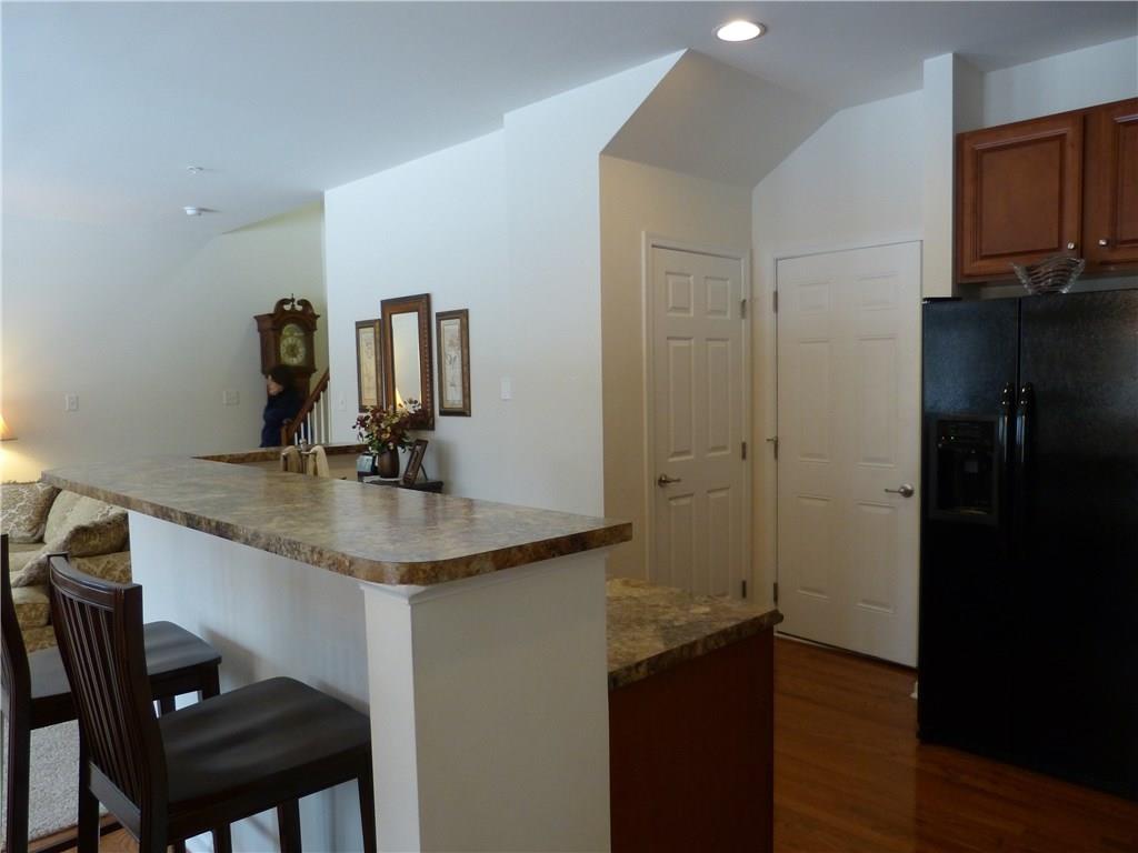 306 Maple Ridge Drive Canonsburg, PA 15317 - Photo 8 of 25 Kitchen