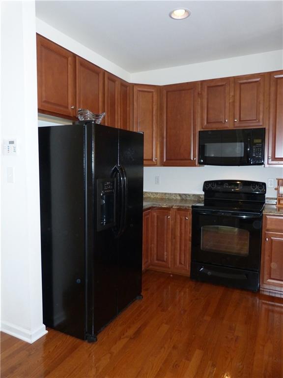 306 Maple Ridge Drive Canonsburg, PA 15317 - Photo 9 of 25 Kitchen