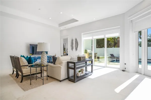 $1,495,000 | 10 Strand Drive, Vero Beach, FL 32963